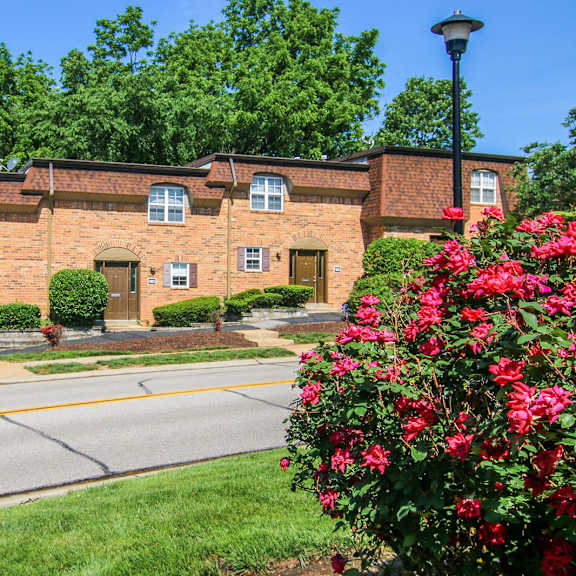 street exterior at madison rockwood, ballwin, 63011