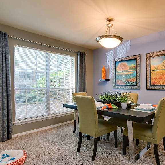 dining room at madison hunters glen, raleigh