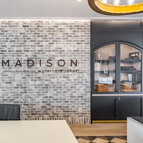 madison waterford lakes clubhouse entrance