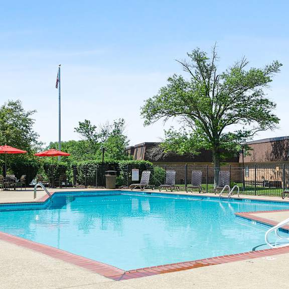 pool at madison rockwood, ballwin, mo, 63011