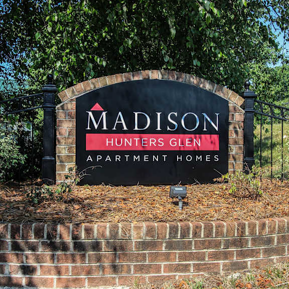 property signage at madison hunters glen, north carolina