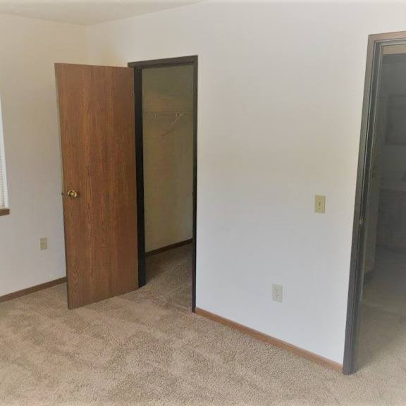 bedroom with closet ellsworth apartments
610 s. hillsdale street, homer, mi 49245