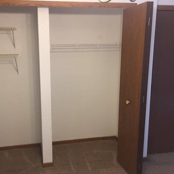 closet ellsworth apartments
610 s. hillsdale street, homer, mi 49245