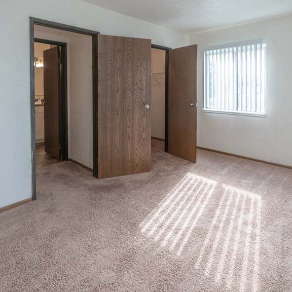 bedroom facing closet anderson apartments1160 e hopson