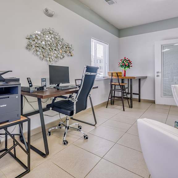 lounge area  at benson estates apartments, augusta, georgia