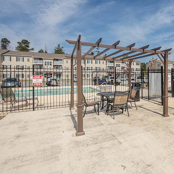 grill  at benson estates apartments, augusta