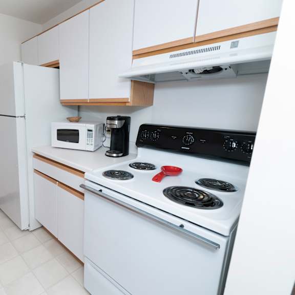 kitchen at boggan estates apartments in tupelo, ms