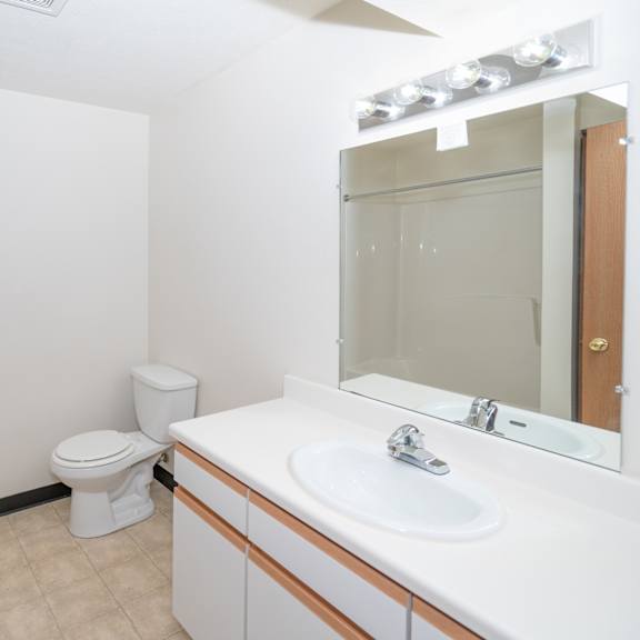 bathroom fry estates 386 parkers mill way, somerset, ky 42503