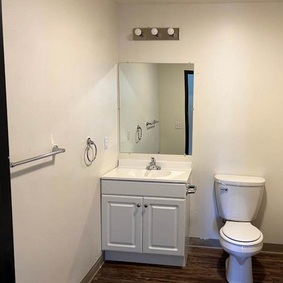 bathroom anderson apartments1160 e hopson