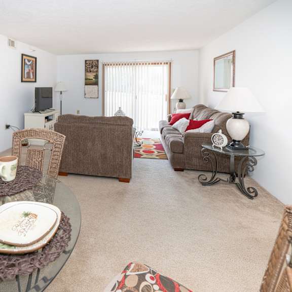 living area 1305 harrison circle, pell city, al 35128