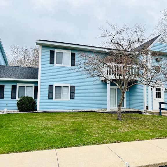 exterior foster apartments 207 e may st gladwin, mi 48624