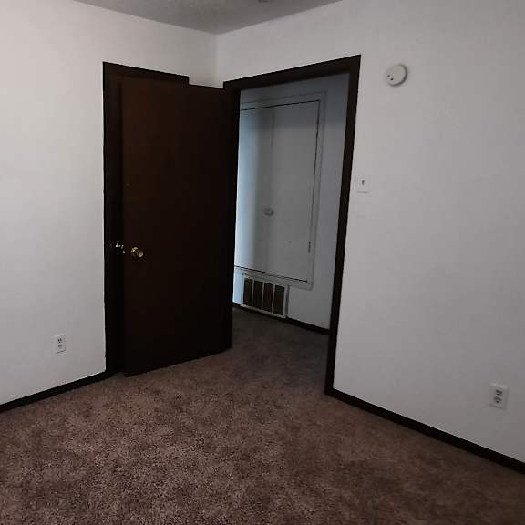 buckner apartments
920 w. commerce street, fairfield, tx 75840