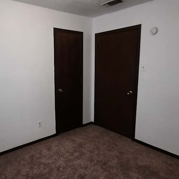 buckner apartments
920 w. commerce street, fairfield, tx 75840
