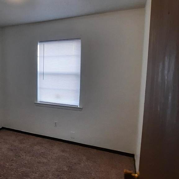 buckner apartments
920 w. commerce street, fairfield, tx 75840