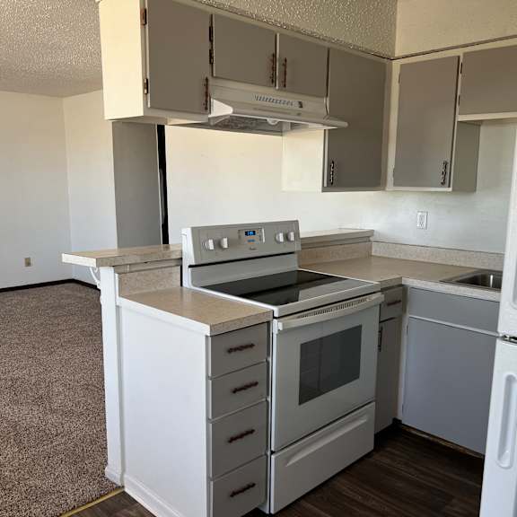buckner apartments
920 w. commerce street, fairfield, tx 75840