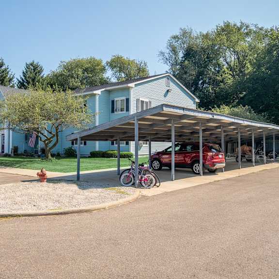 parking at mcclellan estates apartments, marshall
