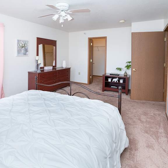 master bedroom at nelson estates apartments,1815 raleigh ave, kendallville, in 46755