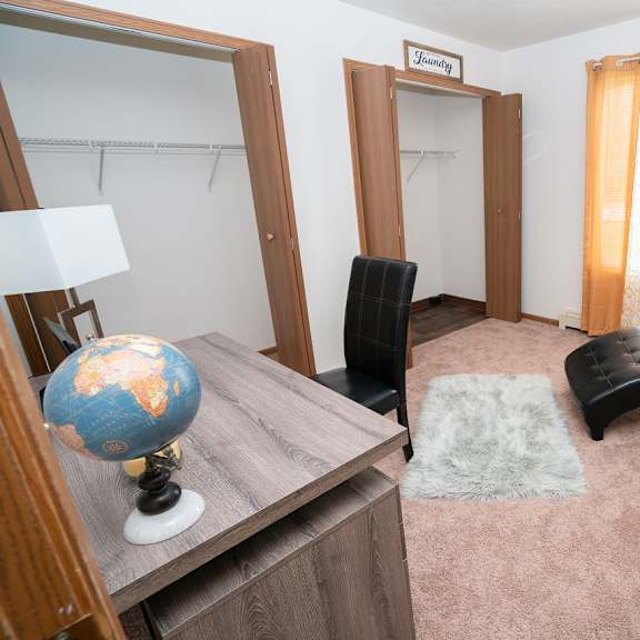 second bedroom at nelson estates apartments,1815 raleigh ave, kendallville, in 46755