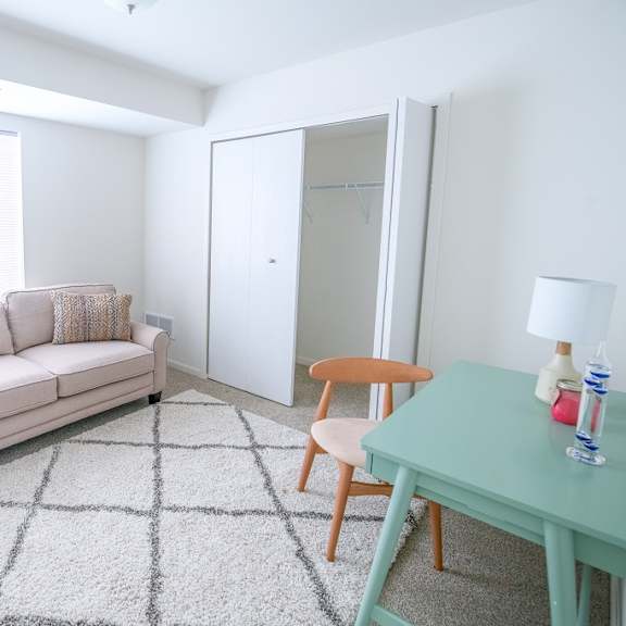 dining with living at oliver apartments, temperance