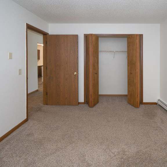 bedroom 40 glenn ave, qunicy, mi 49082