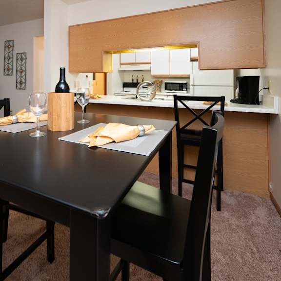 dining area living room at simonson estates 100 raleigh court, columbia city, in 46725