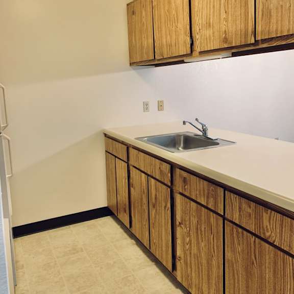 kitchen foster apartments 207 e may st gladwin, mi 48624