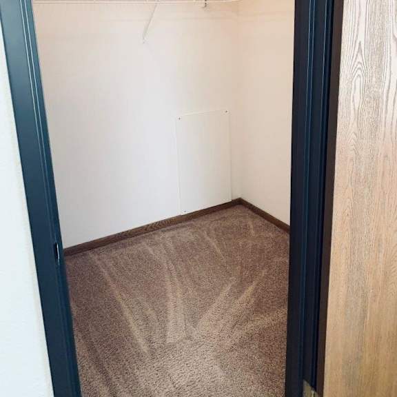 walk-in closet 901 e. michigan, marshall, mi 49068
