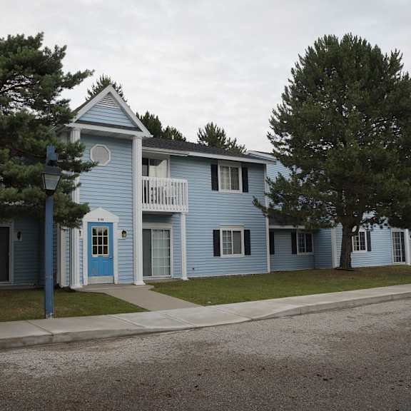 exterior wawatam apartments
311 w. cadillac street, mackinaw city, mi 49701