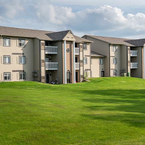 exterior yorkshire place apartments
1504 yorkshire dr., howell, mi 48843