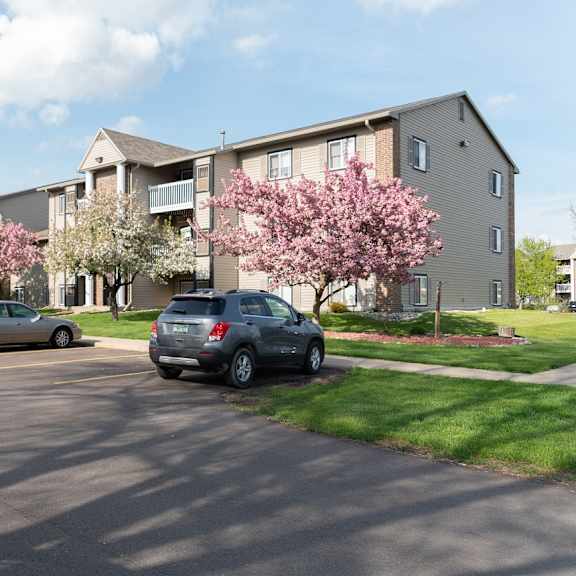 exterior yorkshire place apartments
1504 yorkshire dr., howell, mi 48843