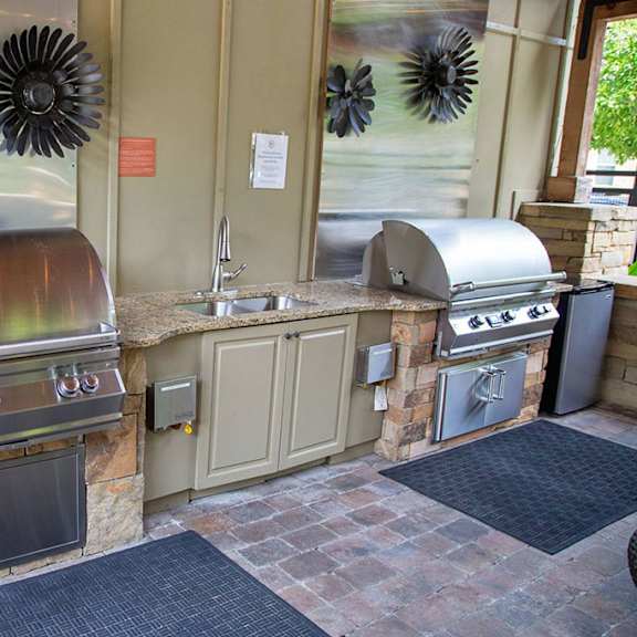 woodstock west by walton apartment homes  summer kitchen at woodstock west by walton, woodstock, 30188
