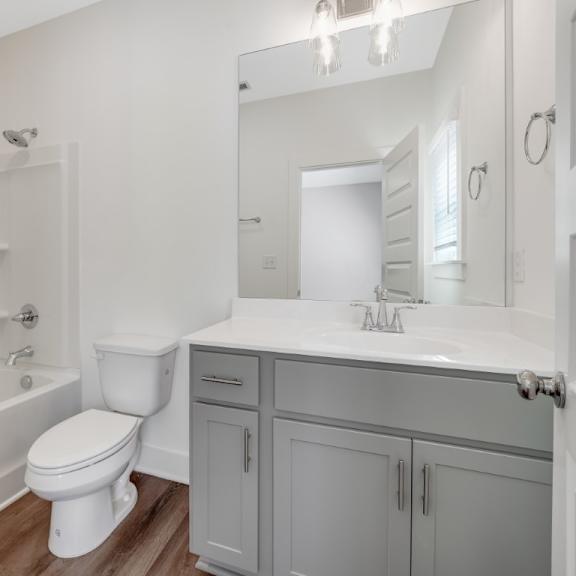 Thumbnail 9 of 13 en-suite bathroom at Turnberry Park luxury rental homes