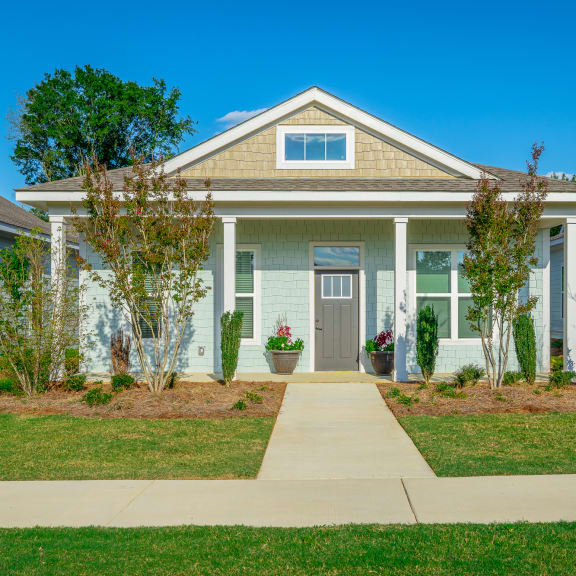 Thumbnail 2 of 4 Cottage-style (1BR/1BA/Flex Space) home with covered porch, yard