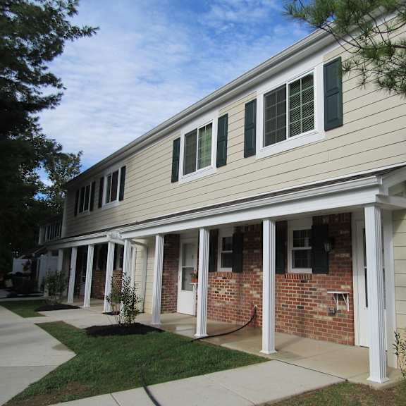 a view of the outside of a house