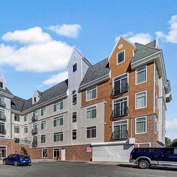 park plaza ii apartments - exterior