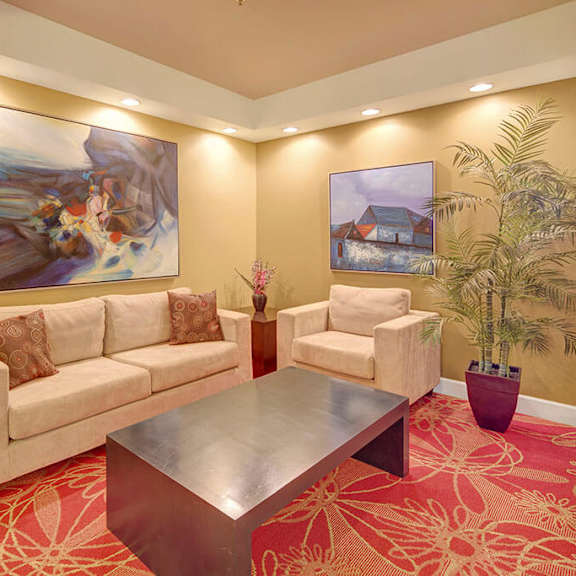 park plaza ii apartments - lounge