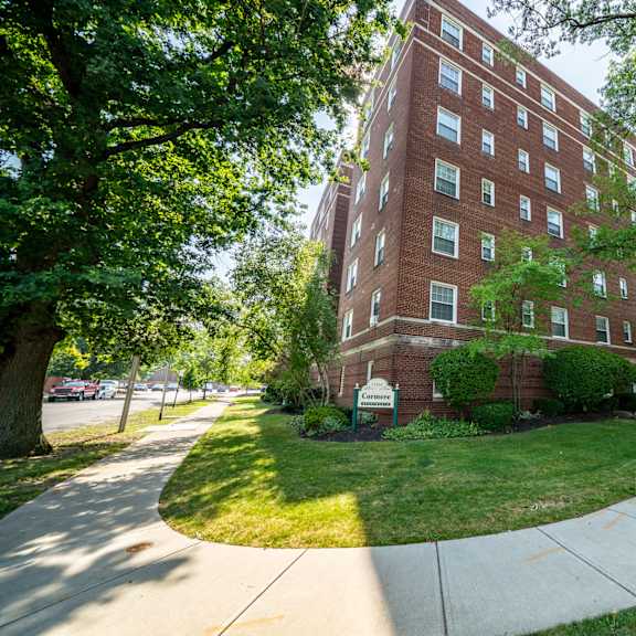 apartments exterior at shaker collection, ohio, 44120