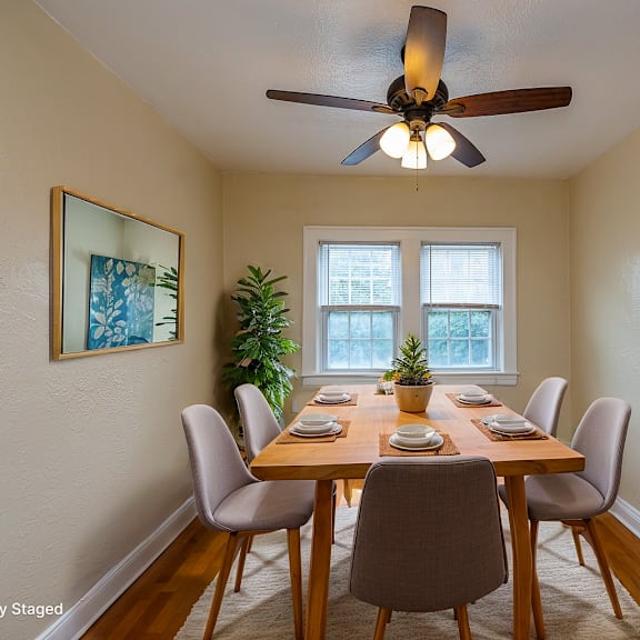 dining room at heights collection apartments, ohio 44106