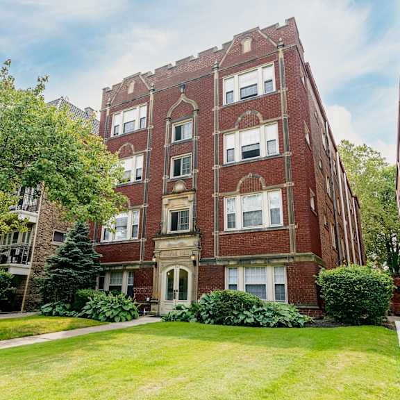 mapleview exterior at heights collection apartments, ohio