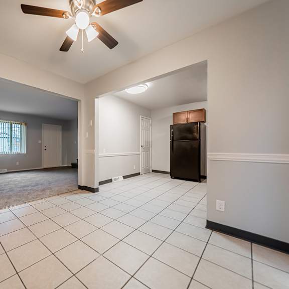 open room at river run apartments, warren, ohio