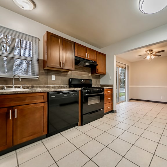 kitchen space at river run apartments, warren, oh