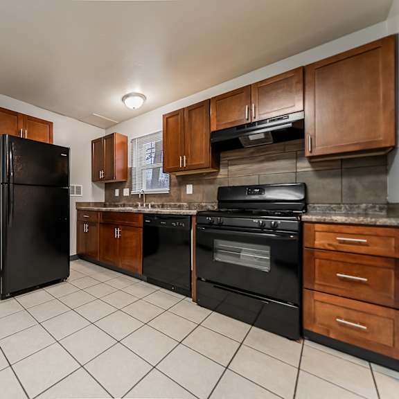 contemporary kitchen at river run apartments, warren, oh, 44485