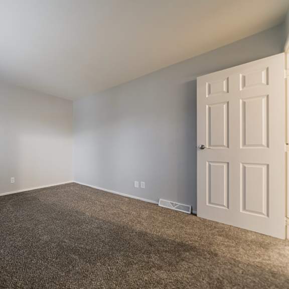 clear space at river run apartments, ohio, 44485