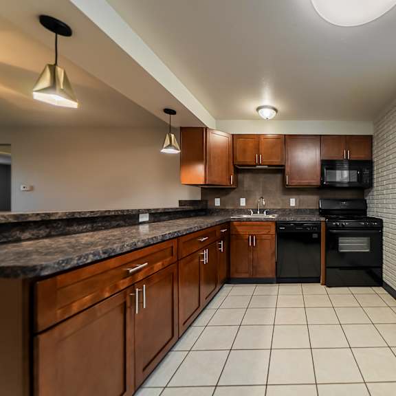 spacious kitchen at river run apartments, warren, oh