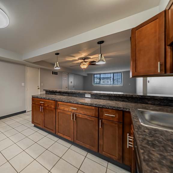 designer kitchen at river run apartments, warren, oh