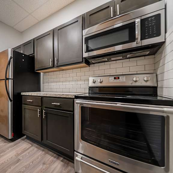 gourmet kitchen at river run apartments, warren, oh, 44485