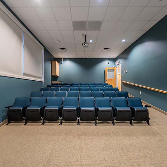 clubhouse theater at river run apartments, warren, oh