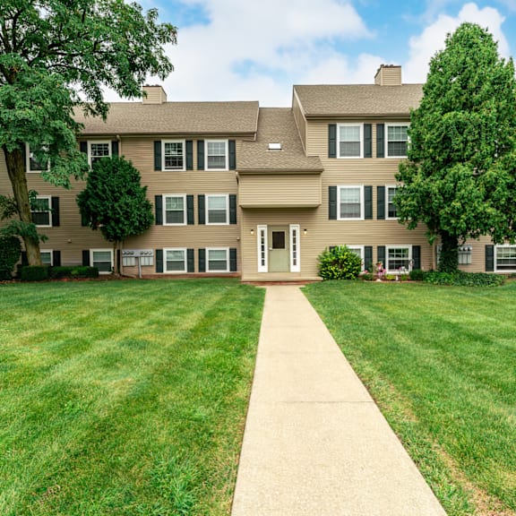 lush green lawn at renova of brunswick apartments, brunswick, oh, 44212