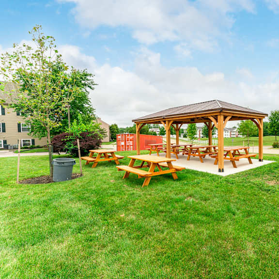 fresh green garden at renova of brunswick apartments, ohio