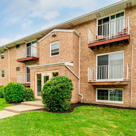home garden exterior at renova of brunswick apartments, brunswick, oh
